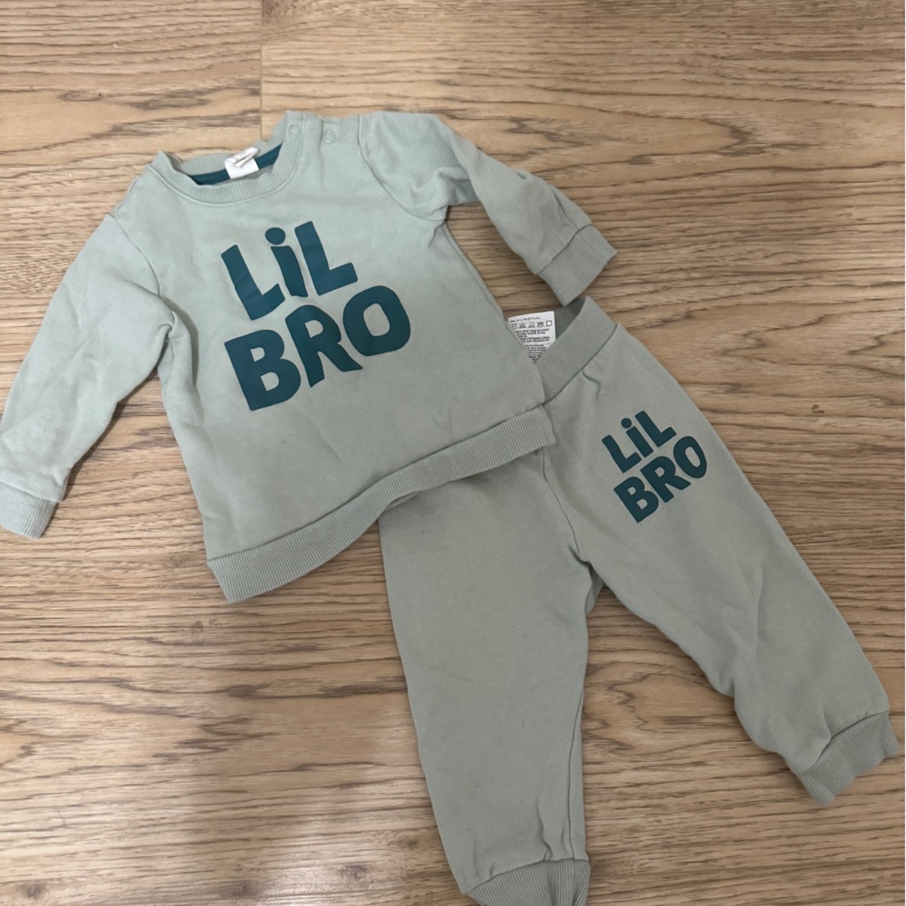 HM BABY sweatsuit